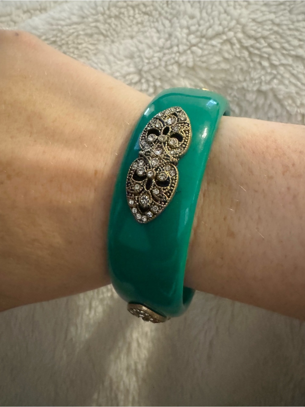 Vintage Green Resin Bangle Bracelet with Art Deco design